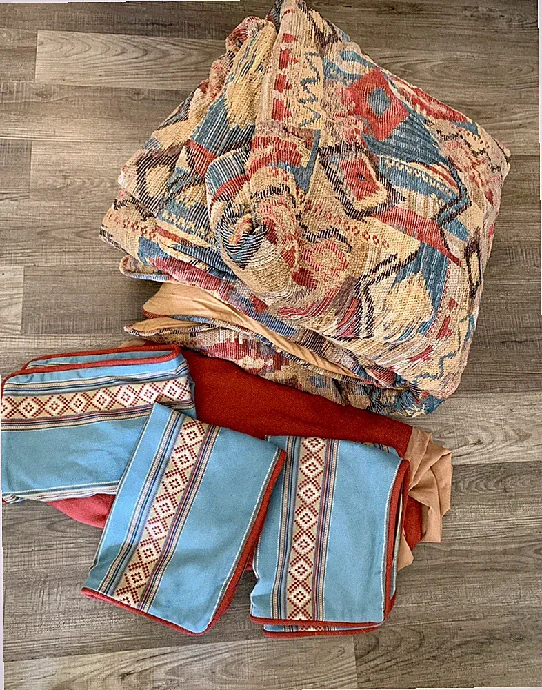 HiEnd Accents Aztec Full/ Queen Comforter Set W/ Bedskirt & 3 Pillow Covers